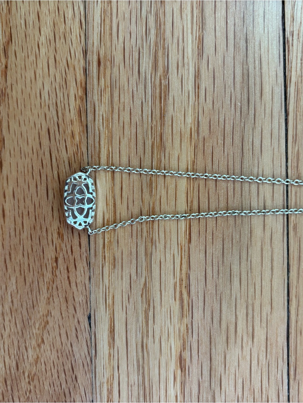 Kendra Scott Elisa Pink Short Pendant Necklace - Picture 4 of 4